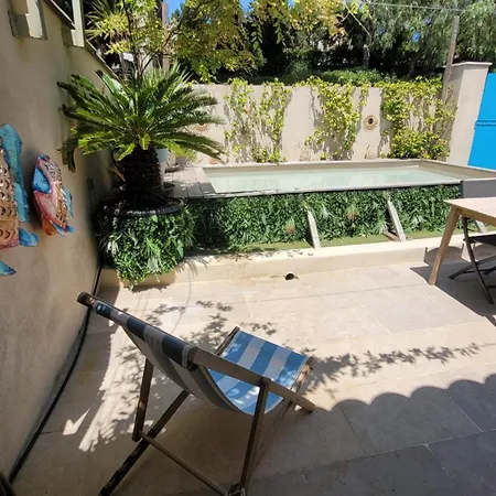 Larimar Etablissement- 200 M De La * Sainte-Maxime