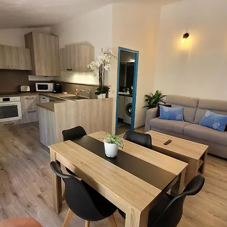 Larimar Etablissement- 200 M De La Apartment *