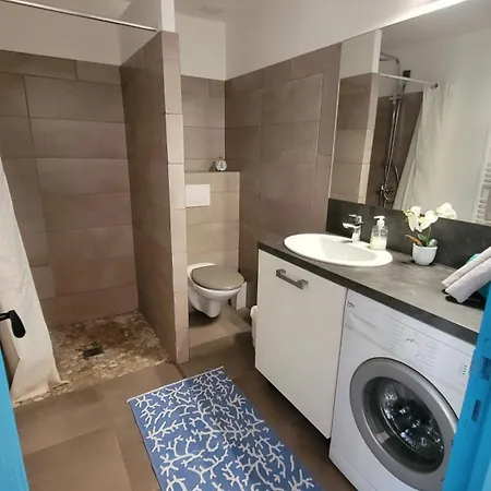 Apartment Larimar Etablissement- 200 M De La *