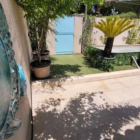 Larimar Etablissement- 200 M De La