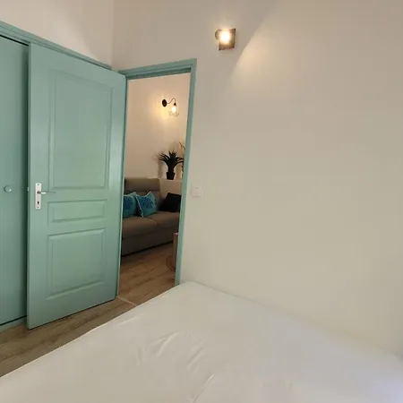 Larimar Etablissement- 200 M De La