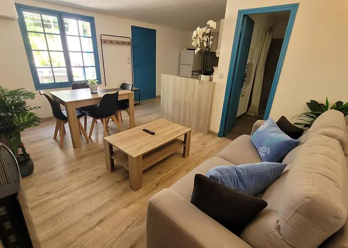 Larimar Etablissement- 200 M De La Appartement