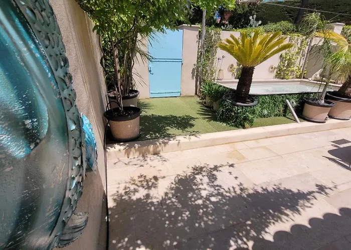 Larimar Etablissement- 200 M De La