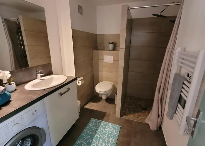 Larimar Etablissement- 200 M De La Apartmán