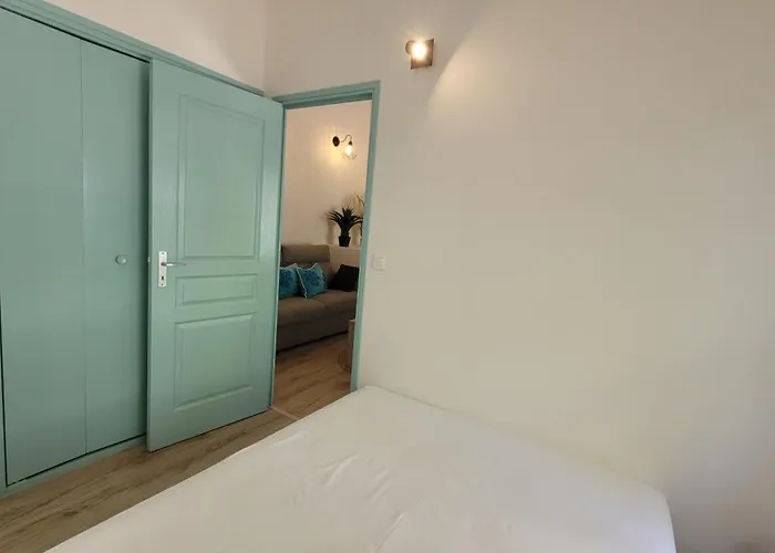 Larimar Etablissement- 200 M De La